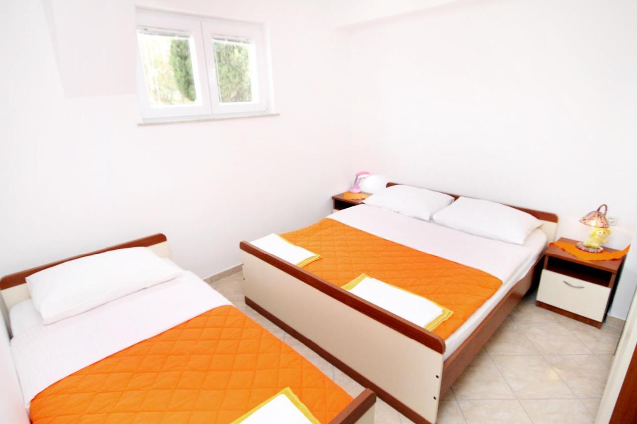 Apartments With A Parking Space Seline, Paklenica - 6603 Starigrad Paklenica Exteriér fotografie