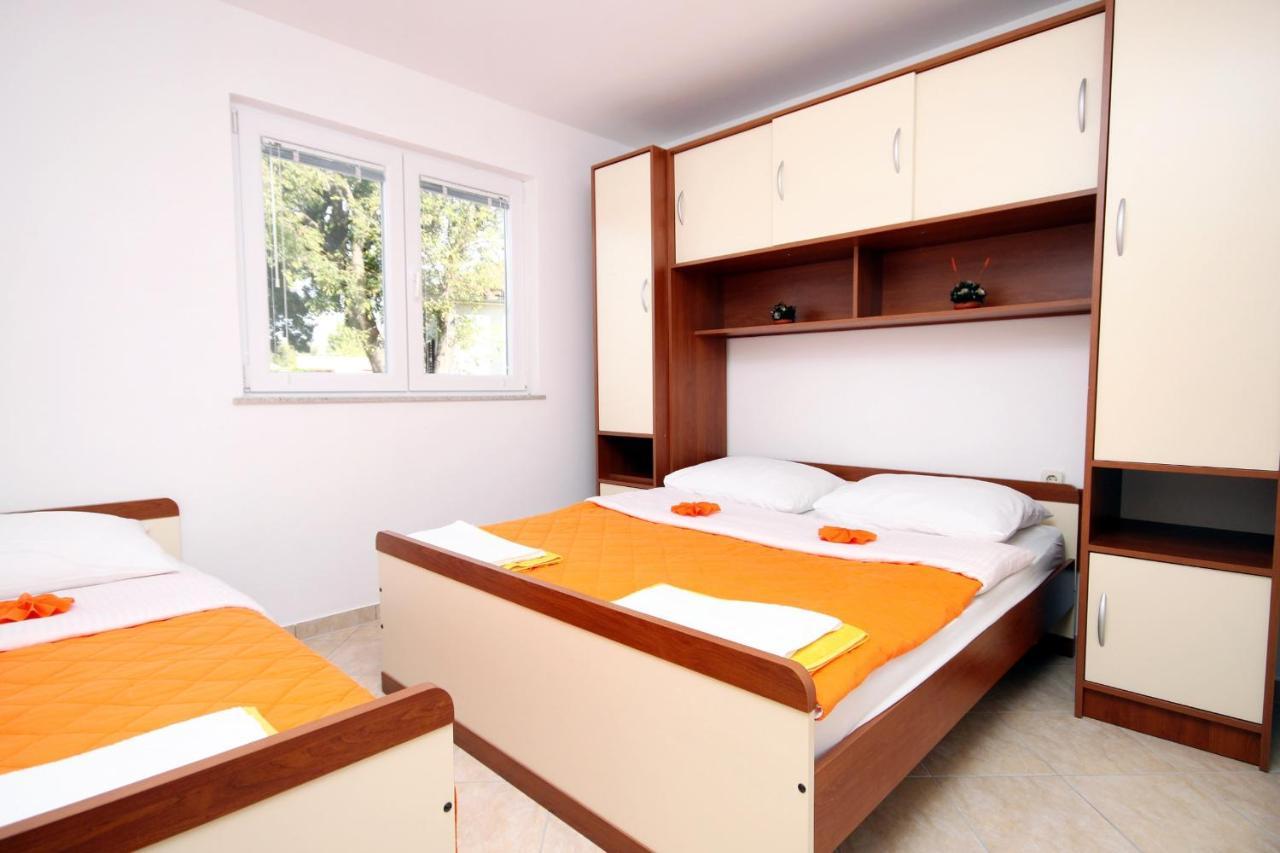 Apartments With A Parking Space Seline, Paklenica - 6603 Starigrad Paklenica Exteriér fotografie