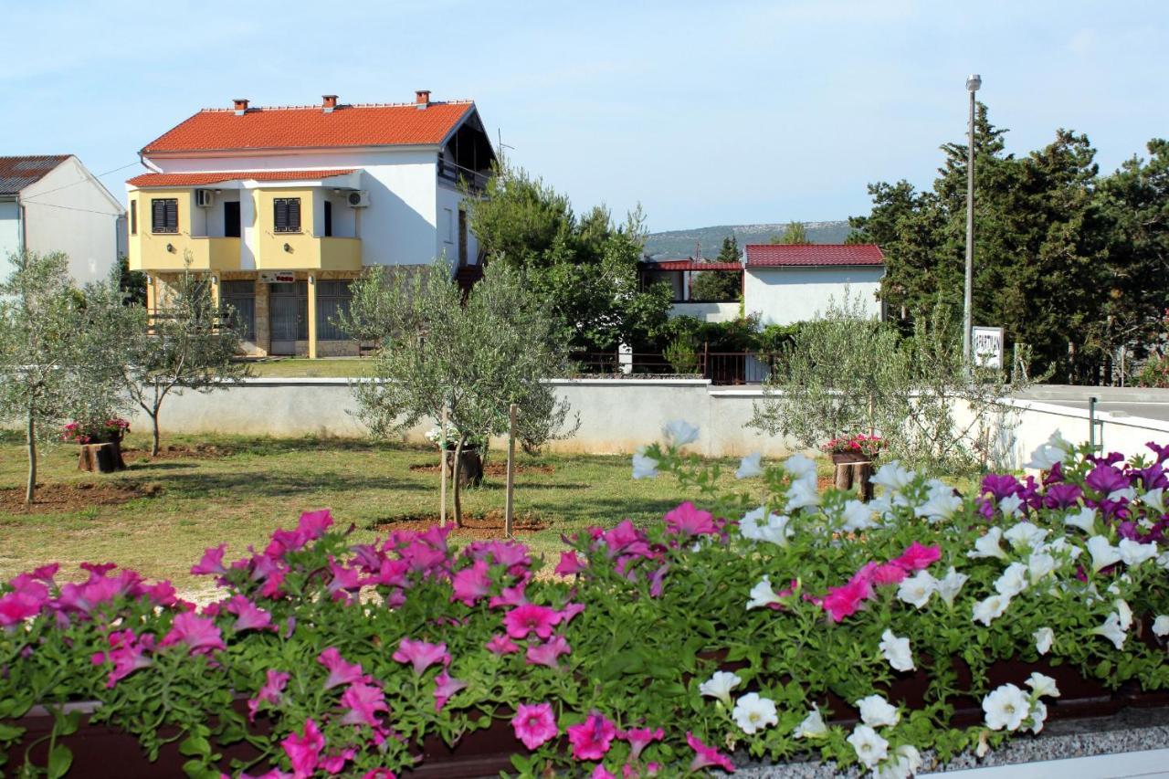 Apartments With A Parking Space Seline, Paklenica - 6603 Starigrad Paklenica Exteriér fotografie